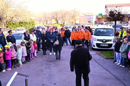 2025-11-14_Metika Prizig svec za zrtve prometnih nesrec_010